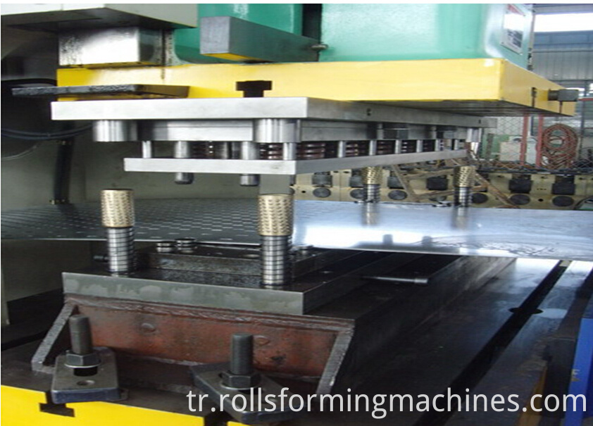 punching machine of cable tray roll forming machine punching machine of cable tray roll forming machine